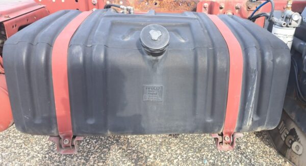 Serbatoio gasolio / carburante iveco eurocargo - immagine 3