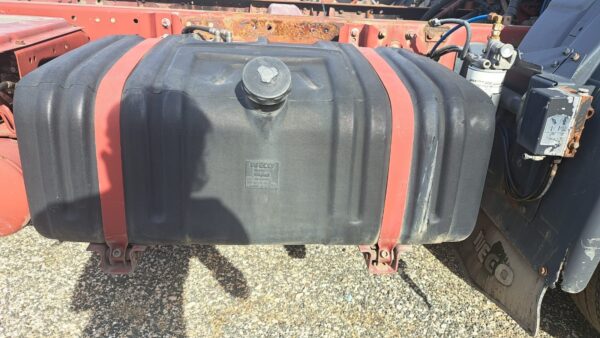 Serbatoio gasolio / carburante iveco eurocargo - immagine 2