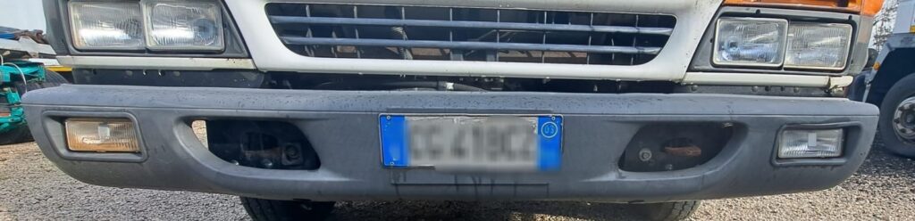 Paraurti anteriore ISUZU npr 3.35 (35 quintali)