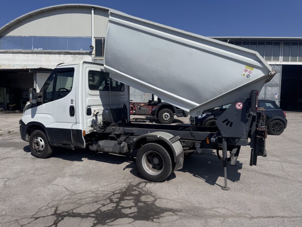 IVECO DAILY 35C110 a telaio con impianto RIBALTABILE