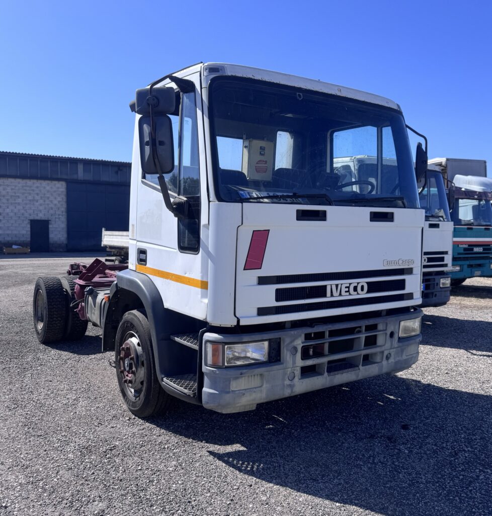 Iveco eurocargo 120E18 - a telaio con imp. RIBALTABILE
