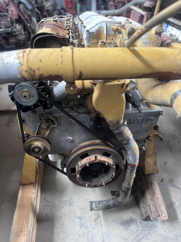 Motore Iveco turbostar 190.36 sigla 8210.42 - immagine 4