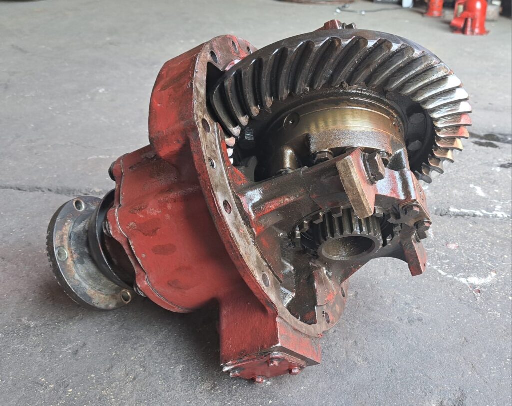 Differenziale meritor rockwell “ 153E “ con bloccaggio